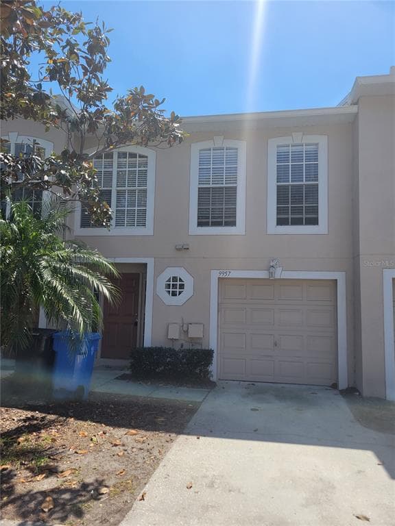 9957 ASHBURN LAKE DRIVE TAMPA, FL 33610