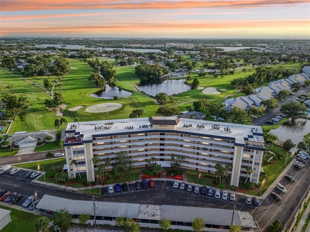 8950 PARK BOULEVARD UNIT 405 SEMINOLE, FL 33777