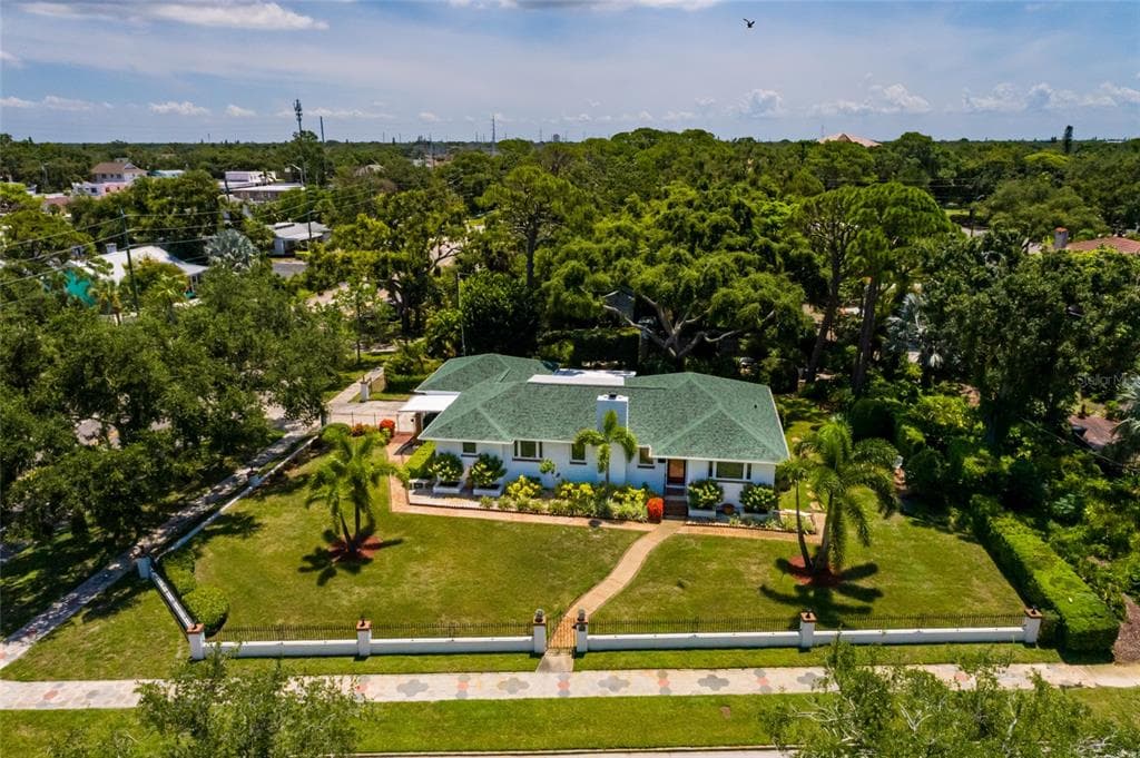 100 PARK STREET S ST PETERSBURG, FL 33707