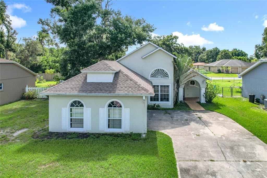 5519 STARLING LOOP LAKELAND, FL 33810