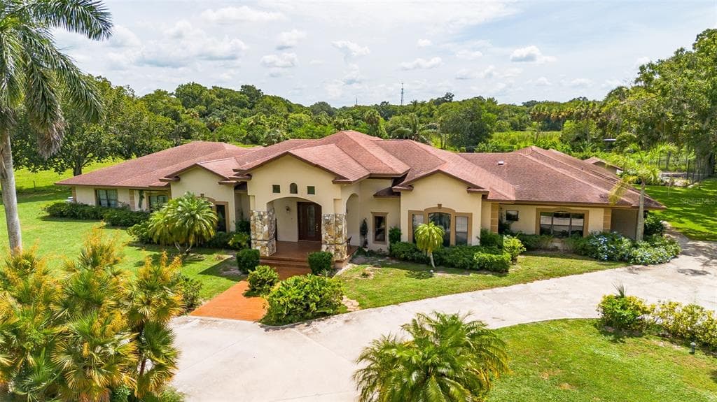 2085 SE 4TH STREET OKEECHOBEE, FL 34974