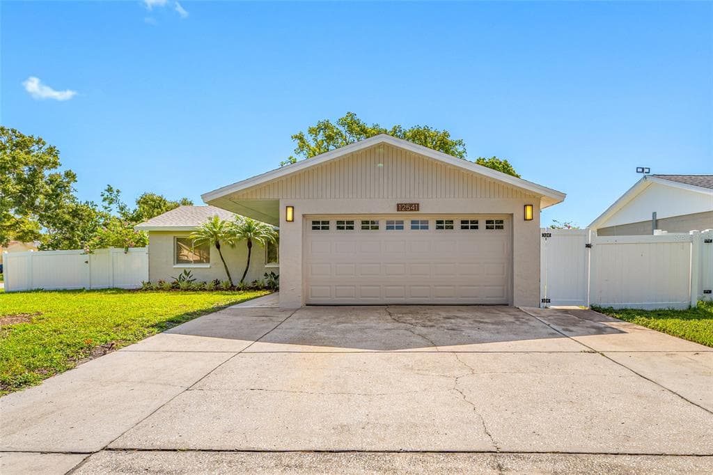 12541 MONTARA DRIVE LARGO, FL 33773