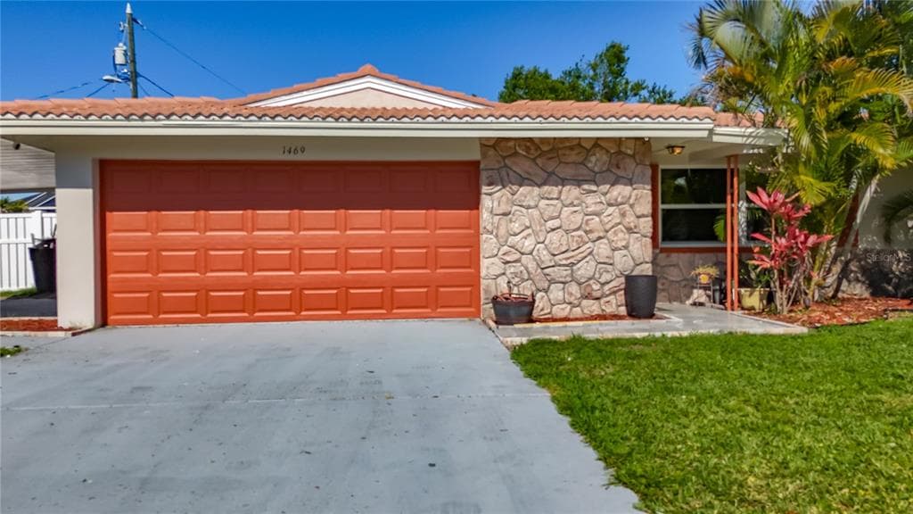 1469 S HILLCREST AVENUE CLEARWATER, FL 33756