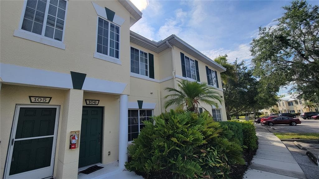 267 CAPE HARBOUR LOOP UNIT 106 BRADENTON, FL 34212