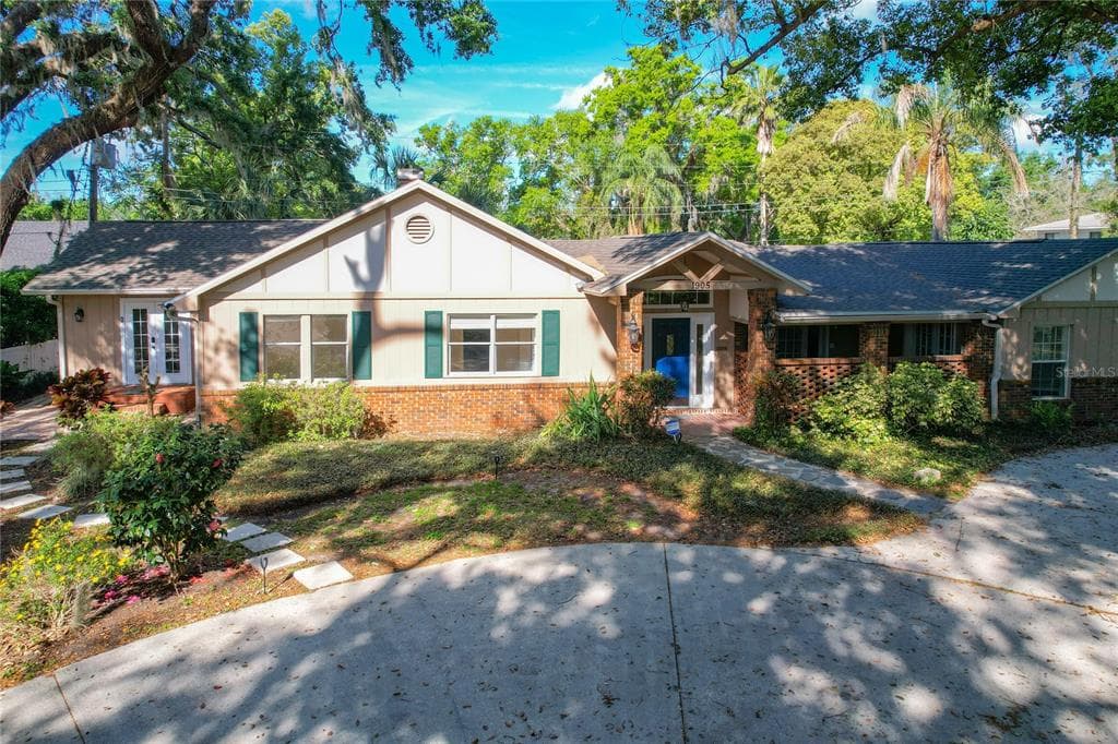 1905 SEMINOLE TRAIL LAKELAND, FL 33803