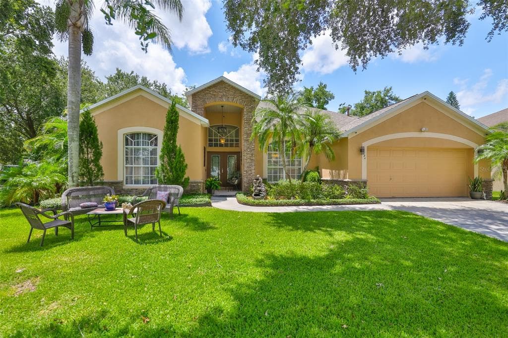 834 INNERGARY PLACE VALRICO, FL 33594