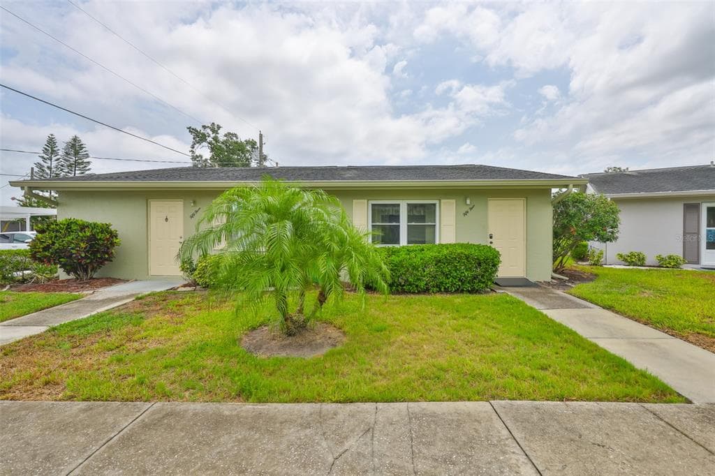 302 CANTON COURT UNIT 54 SUN CITY CENTER, FL 33573
