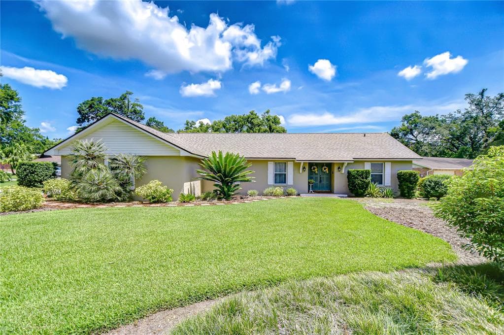 1807 PARKWOOD DRIVE VALRICO, FL 33594