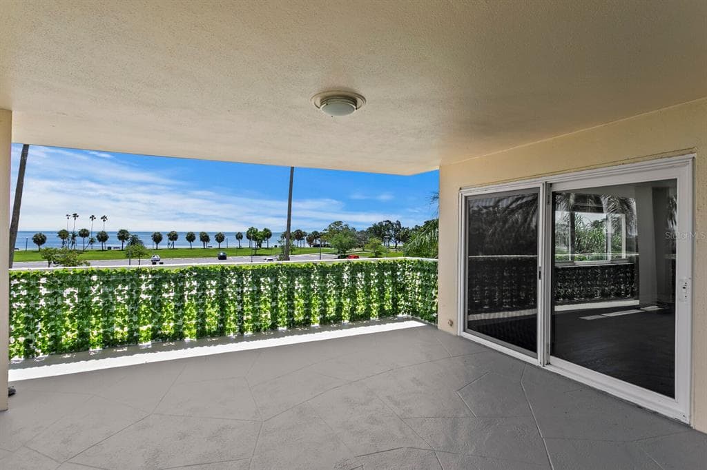 1200 N SHORE DRIVE NE UNIT 312 ST PETERSBURG, FL 33701