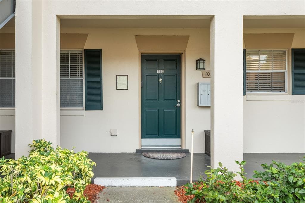 10388 CARROLLWOOD LANE UNIT 283 TAMPA, FL 33618