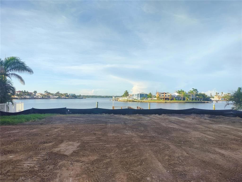 16217 REDINGTON DRIVE REDINGTON BEACH, FL 33708