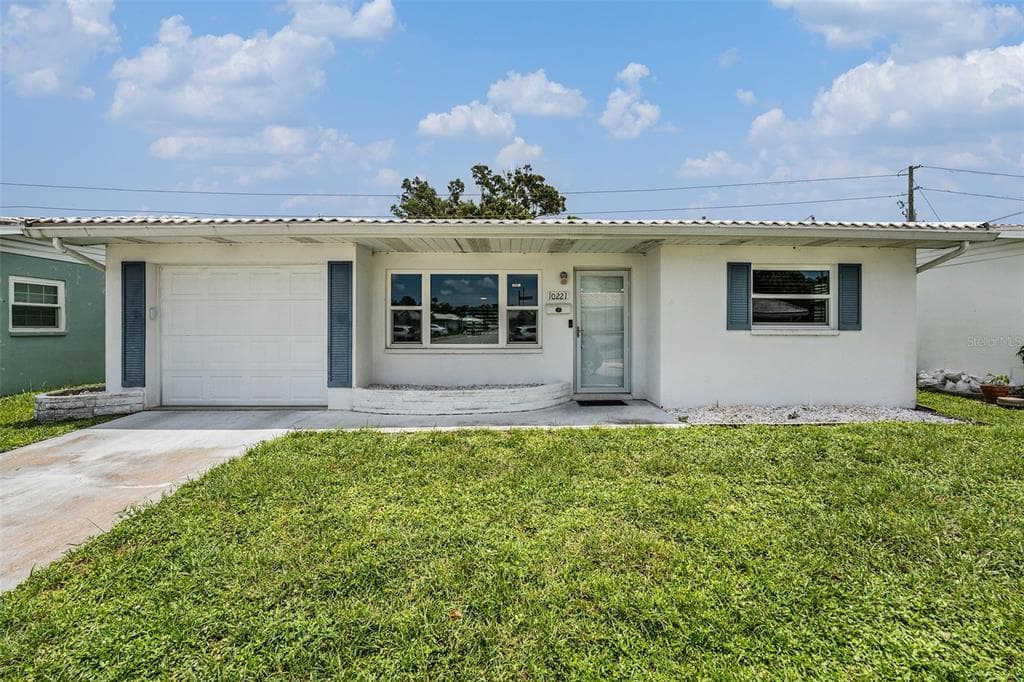 10221 LARCHMONT PLACE N UNIT 12 PINELLAS PARK, FL 33782