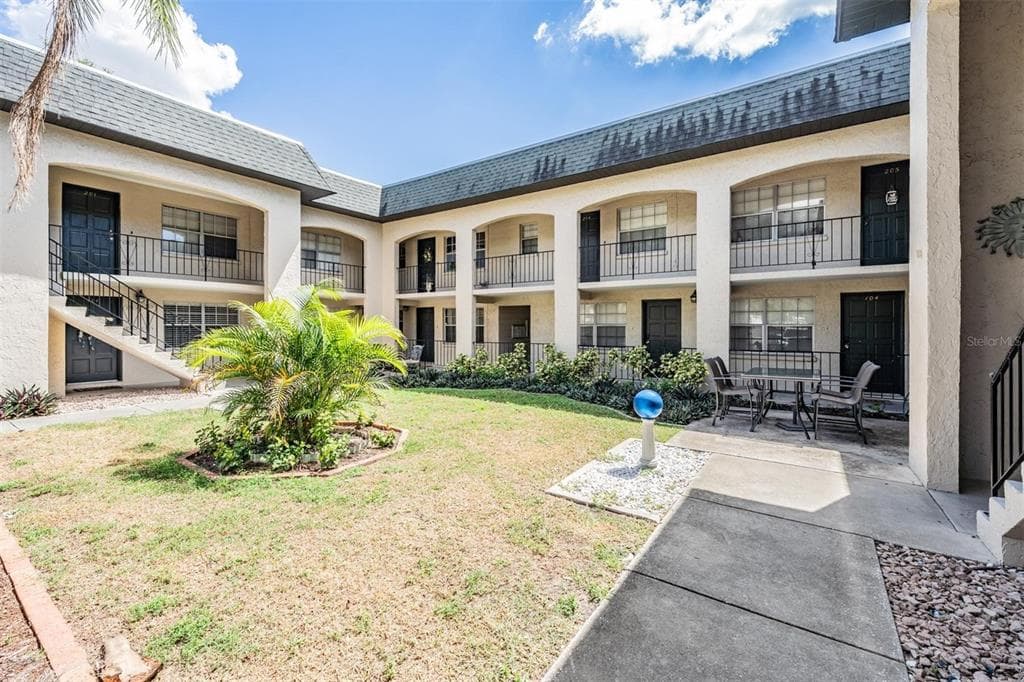 3718 W MCKAY AVENUE UNIT 104 TAMPA, FL 33609