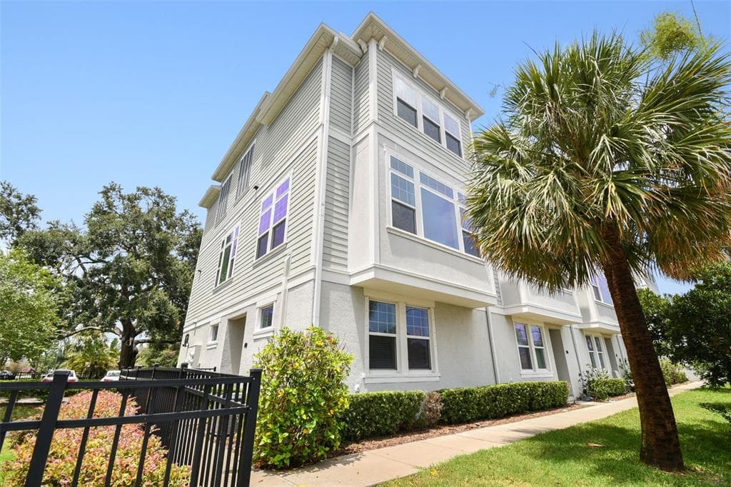 115 N ARRAWANA AVENUE UNIT 1 TAMPA, FL 33609