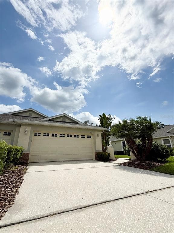 3326 CHAPEL CREEK CIRCLE WESLEY CHAPEL, FL 33544