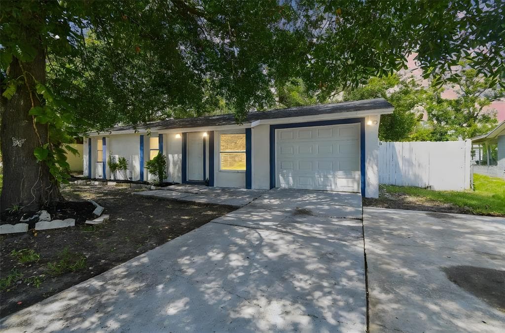 3679 SUGARCREEK DRIVE TAMPA, FL 33619