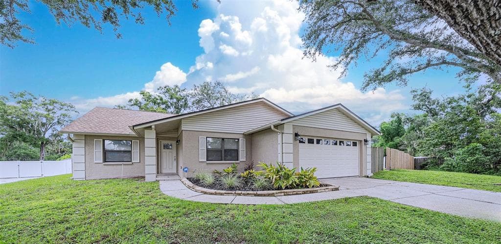 23253 GRANITE PLACE LAND O LAKES, FL 34639