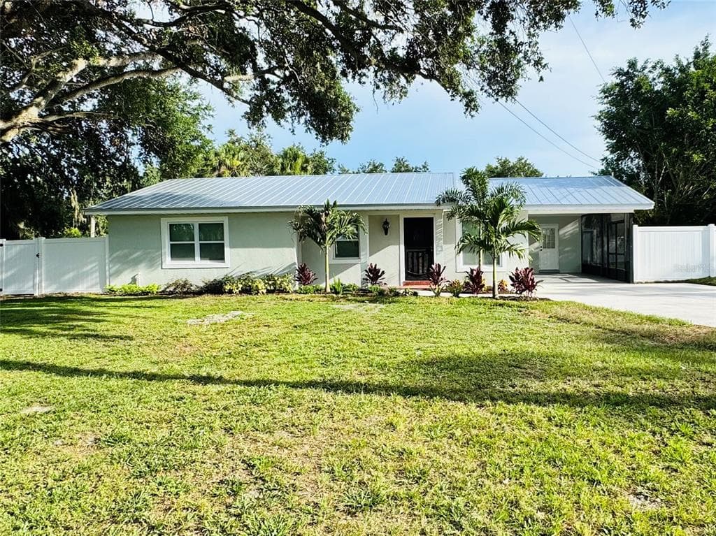 7013 SYMMES ROAD GIBSONTON, FL 33534