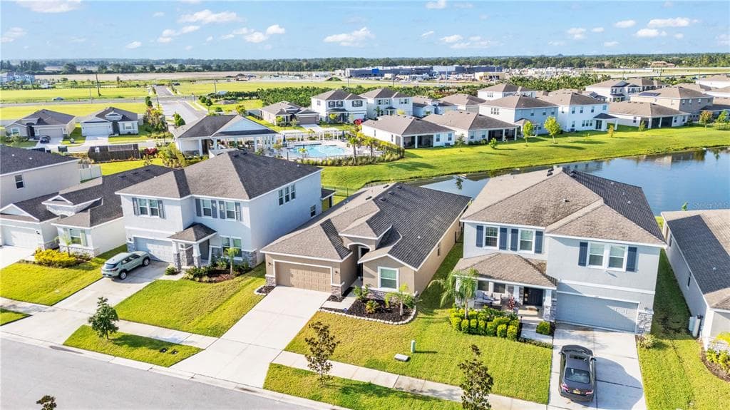 144 BRIGHT IBIS AVENUE APOLLO BEACH, FL 33572