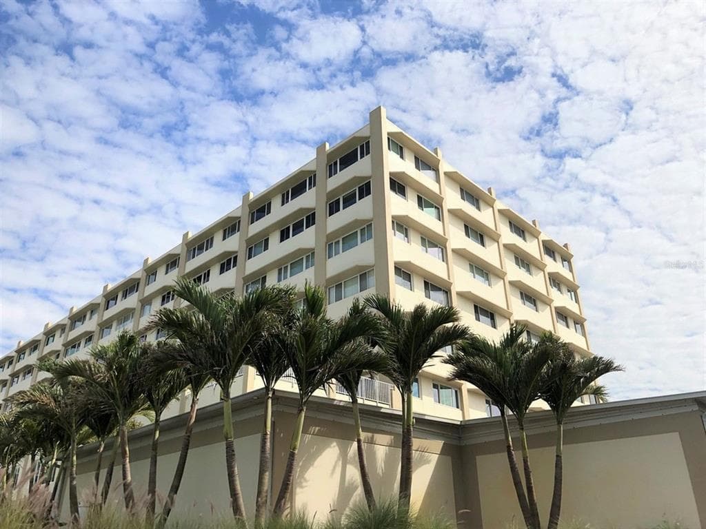 100 BLUFF VIEW DRIVE UNIT 612A BELLEAIR BLUFFS, FL 33770