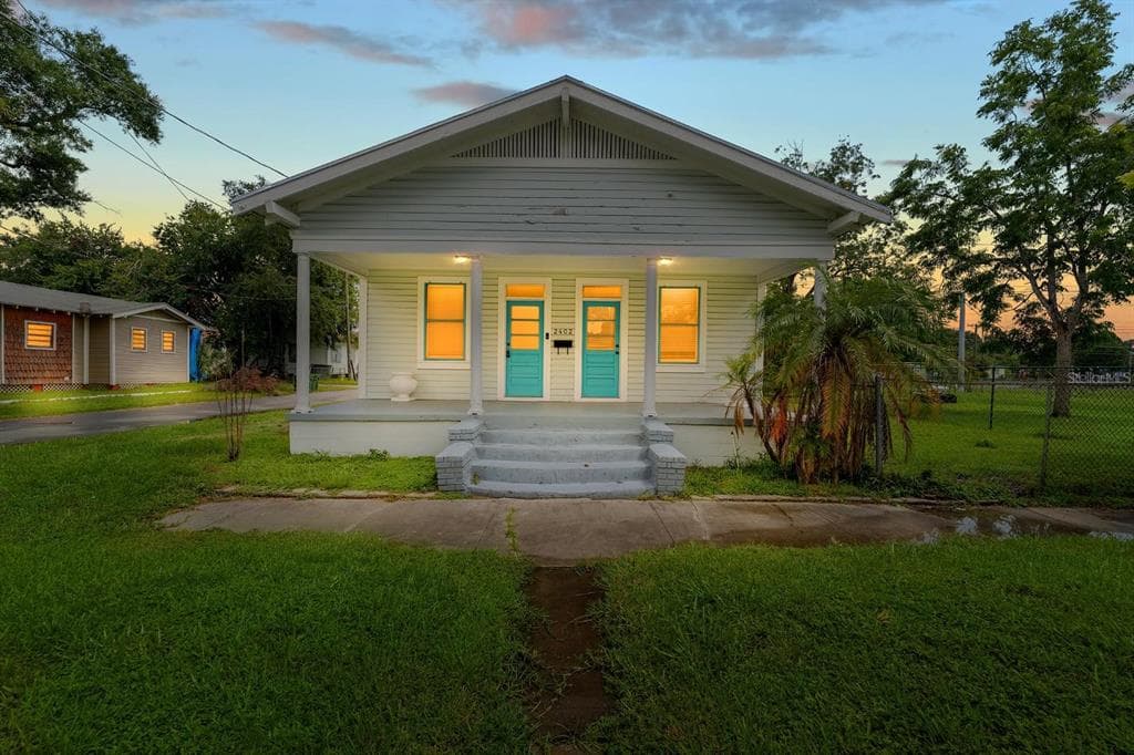 2402 E 10TH AVENUE TAMPA, FL 33605