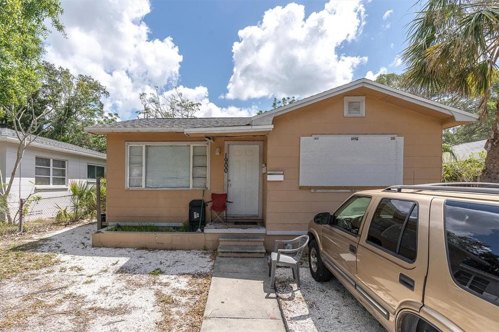 1900 45TH STREET S ST PETERSBURG, FL 33711