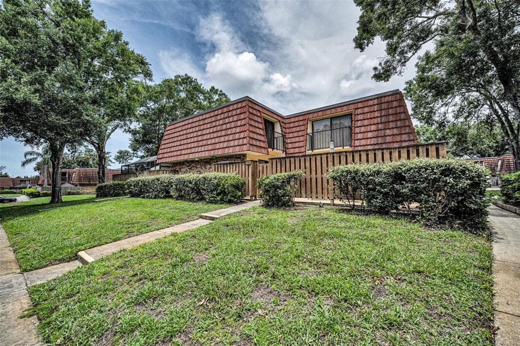 2725 5TH COURT PALM HARBOR, FL 34684