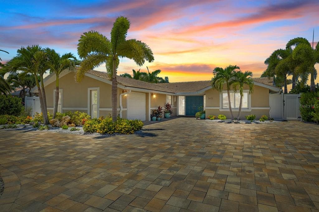 5433 LEEWARD LANE NEW PORT RICHEY, FL 34652