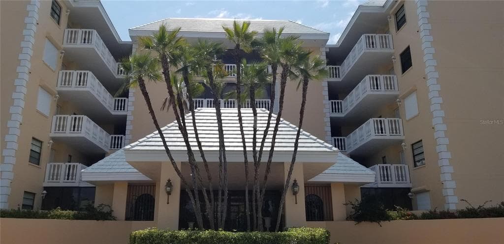 6650 SUNSET WAY UNIT 220 ST PETE BEACH, FL 33706