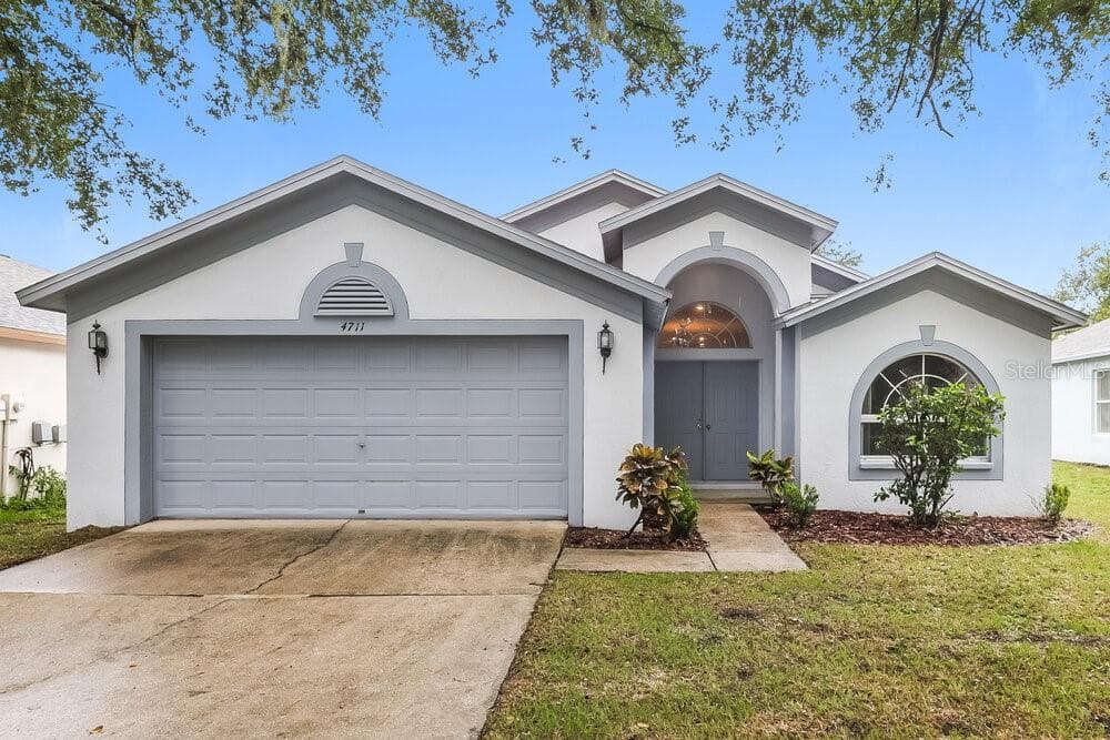 4711 RAMSHEAD DRIVE VALRICO, FL 33594