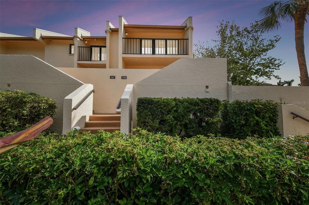 7550 SUNSHINE SKYWAY LANE S UNIT T48 ST PETERSBURG, FL 33711