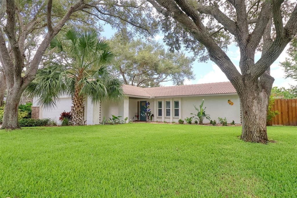 1327 OVERCASH DRIVE DUNEDIN, FL 34698