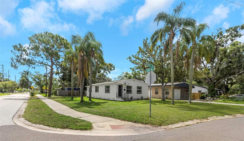 4947 TAYLOR STREET N ST PETERSBURG, FL 33714