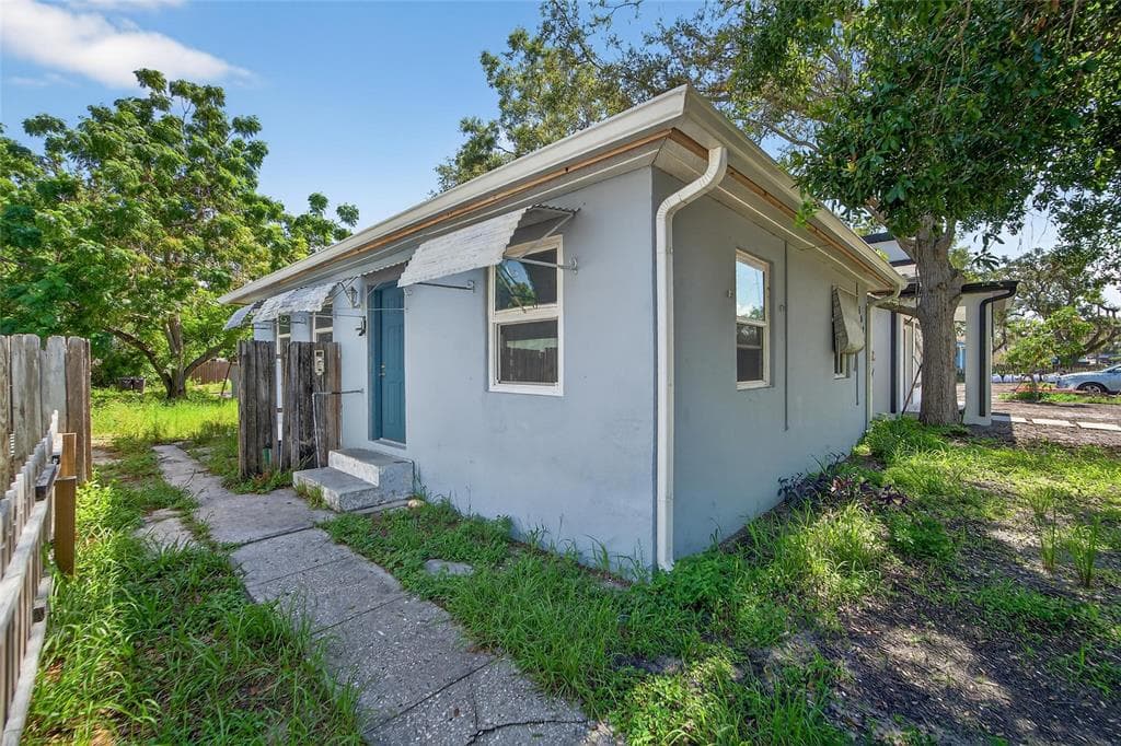 5021 9TH AVENUE S GULFPORT, FL 33707