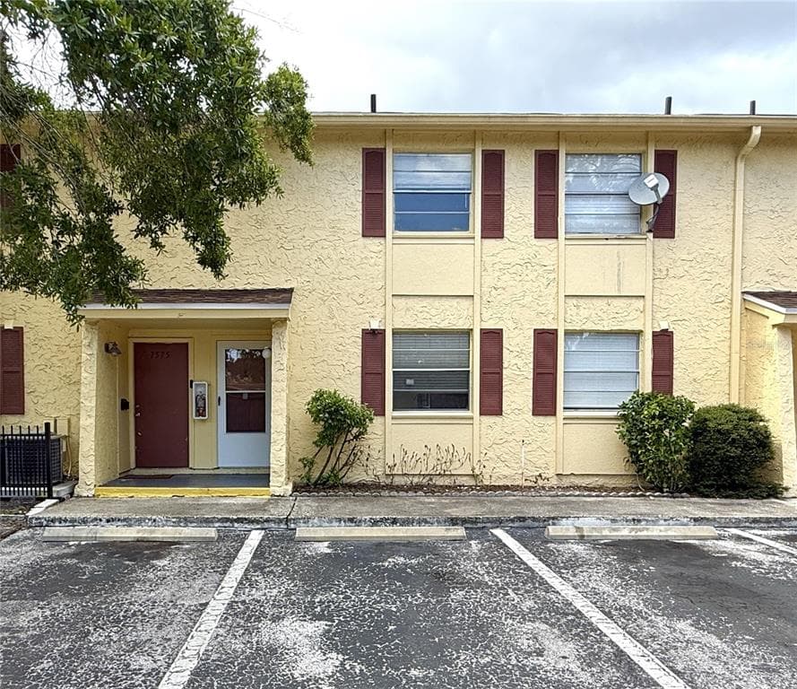7573 ABONADO ROAD TAMPA, FL 33615