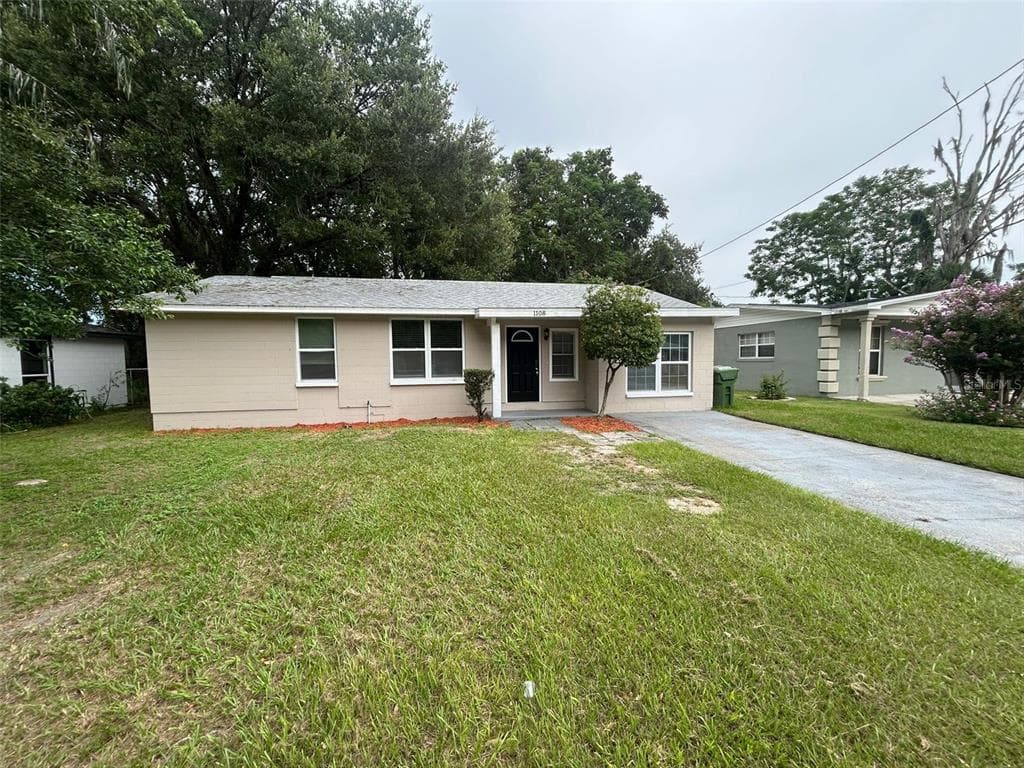 1108 FLAMINGO DRIVE LEESBURG, FL 34748