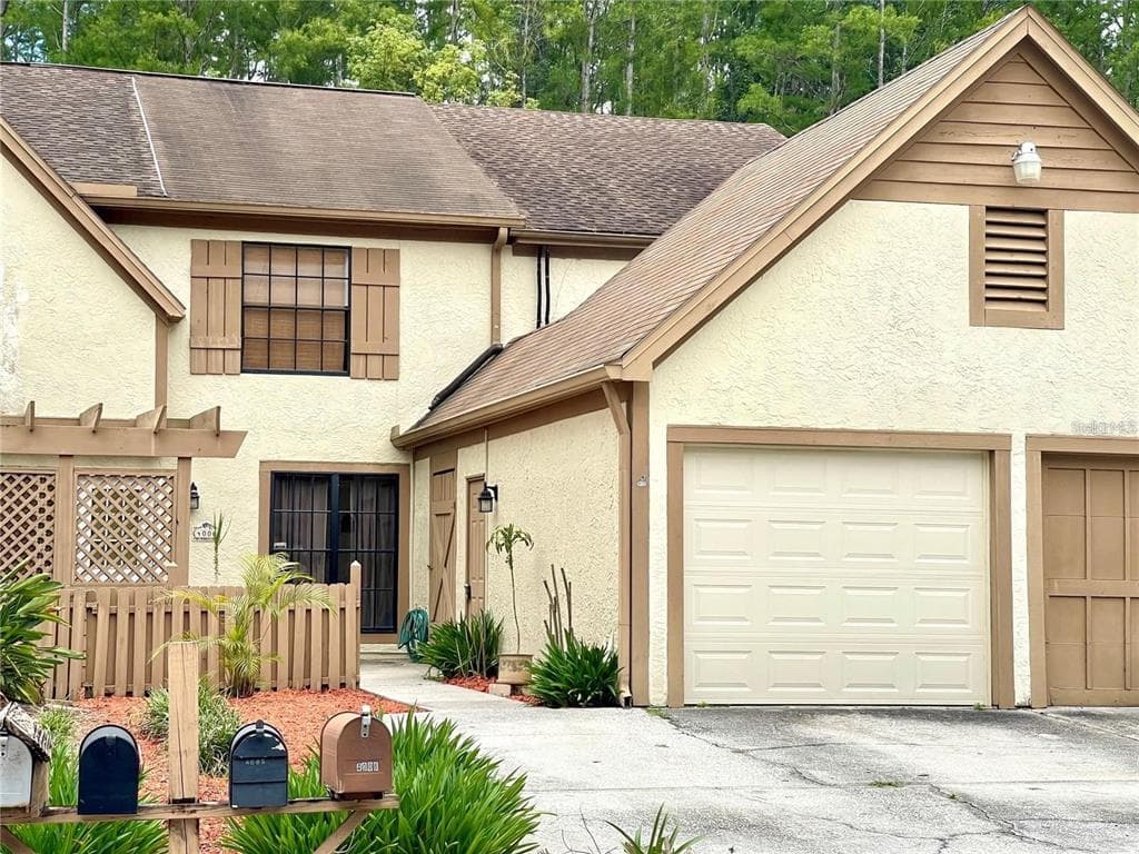 4006 HUXFORD COURT TAMPA, FL 33624