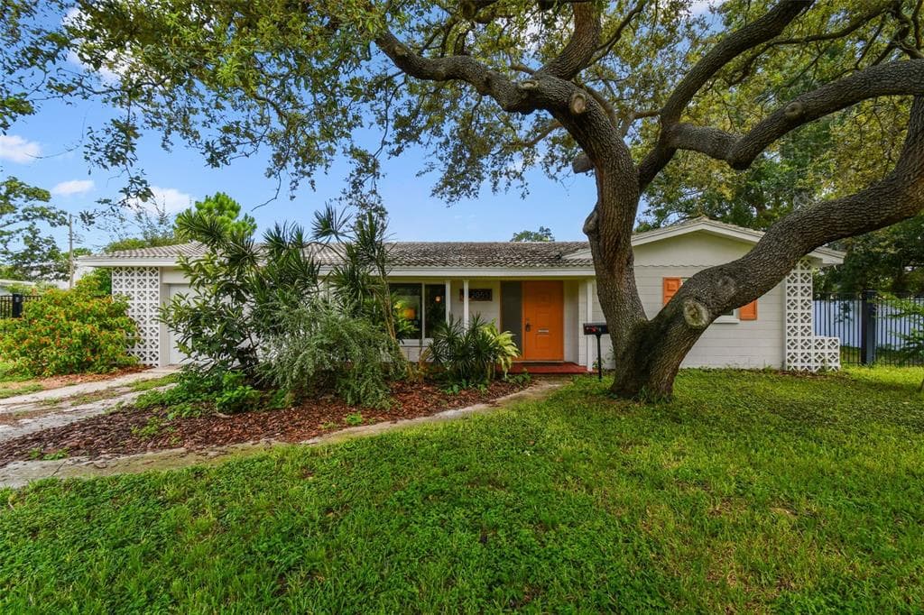 2055 PINELLAS POINT DRIVE S ST PETERSBURG, FL 33712
