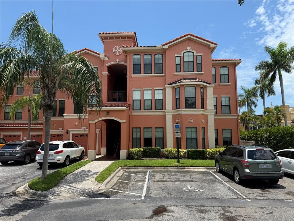2705 VIA MURANO UNIT 117 CLEARWATER, FL 33764