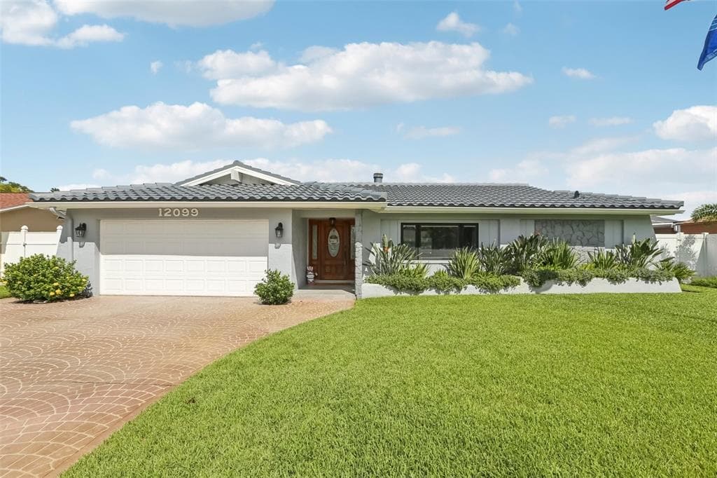 12099 KAY DRIVE SEMINOLE, FL 33772