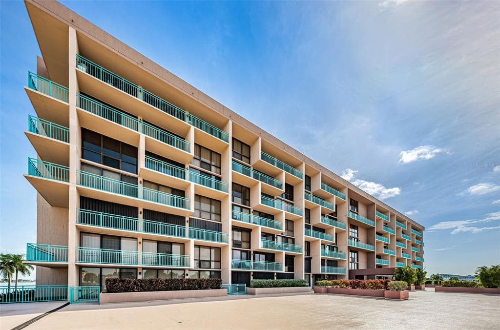 1 KEY CAPRI UNIT 310E TREASURE ISLAND, FL 33706