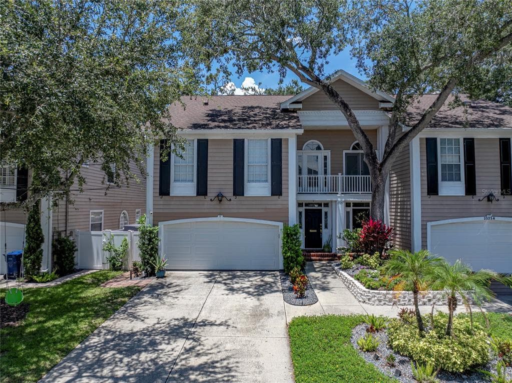 2525 W MARYLAND AVENUE UNIT B TAMPA, FL 33629