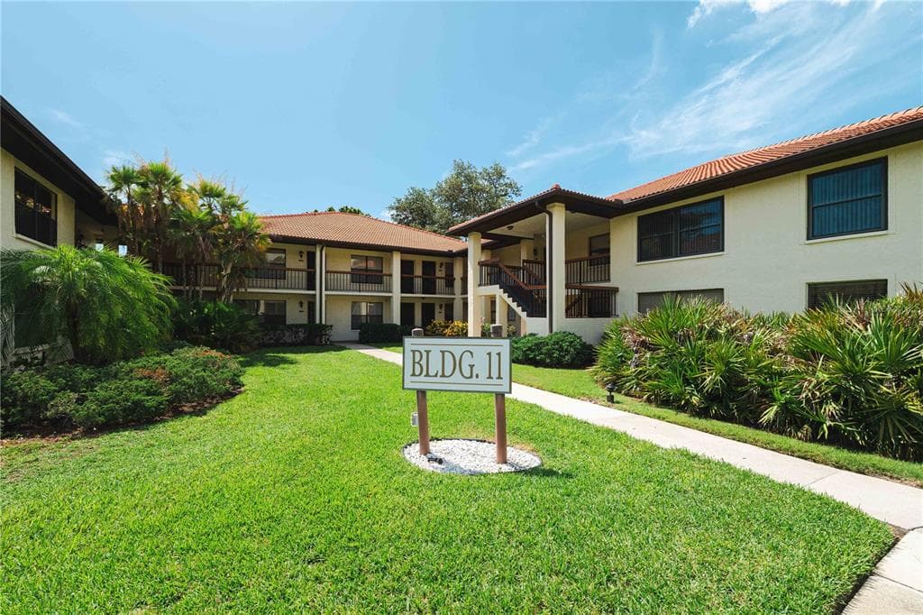1109 HAMMOCK PINE BOULEVARD CLEARWATER, FL 33761