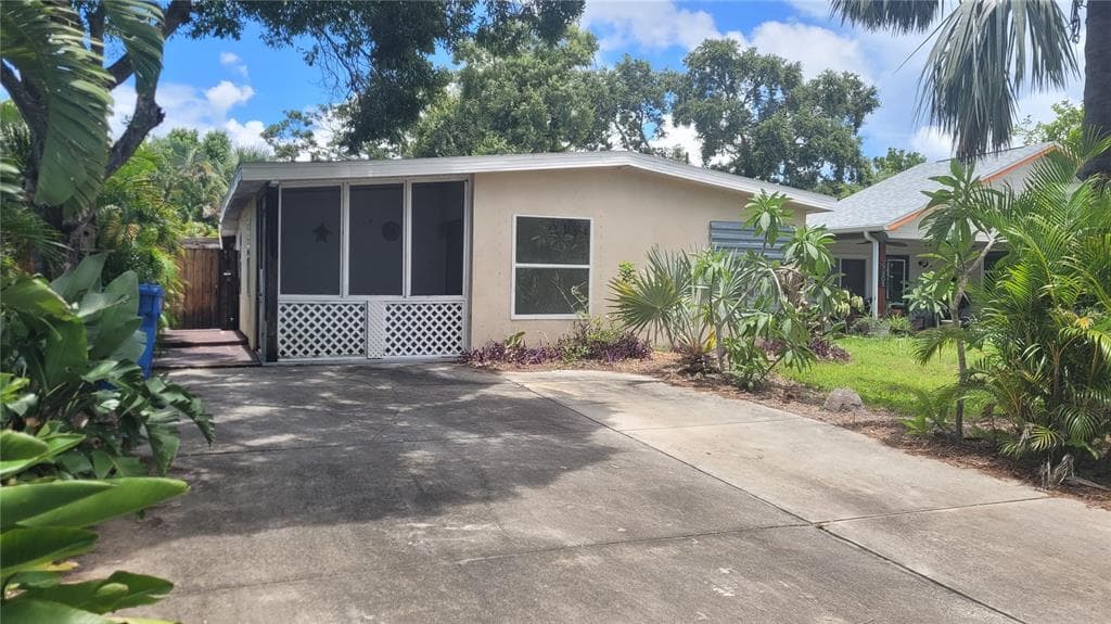 7211 32ND AVENUE N ST PETERSBURG, FL 33710