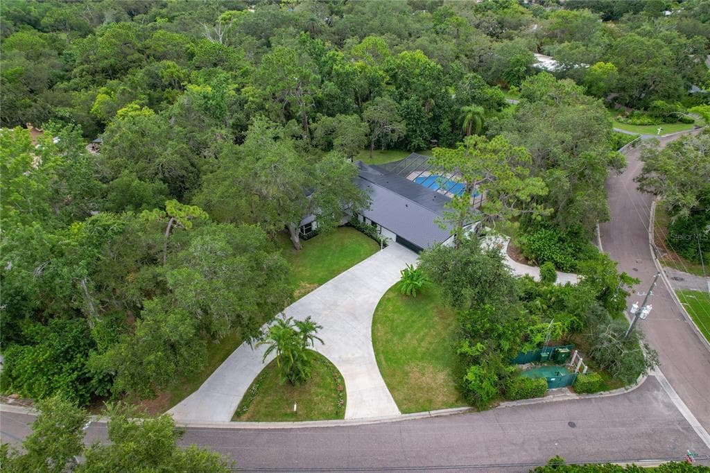 1870 OAK CREEK DRIVE DUNEDIN, FL 34698