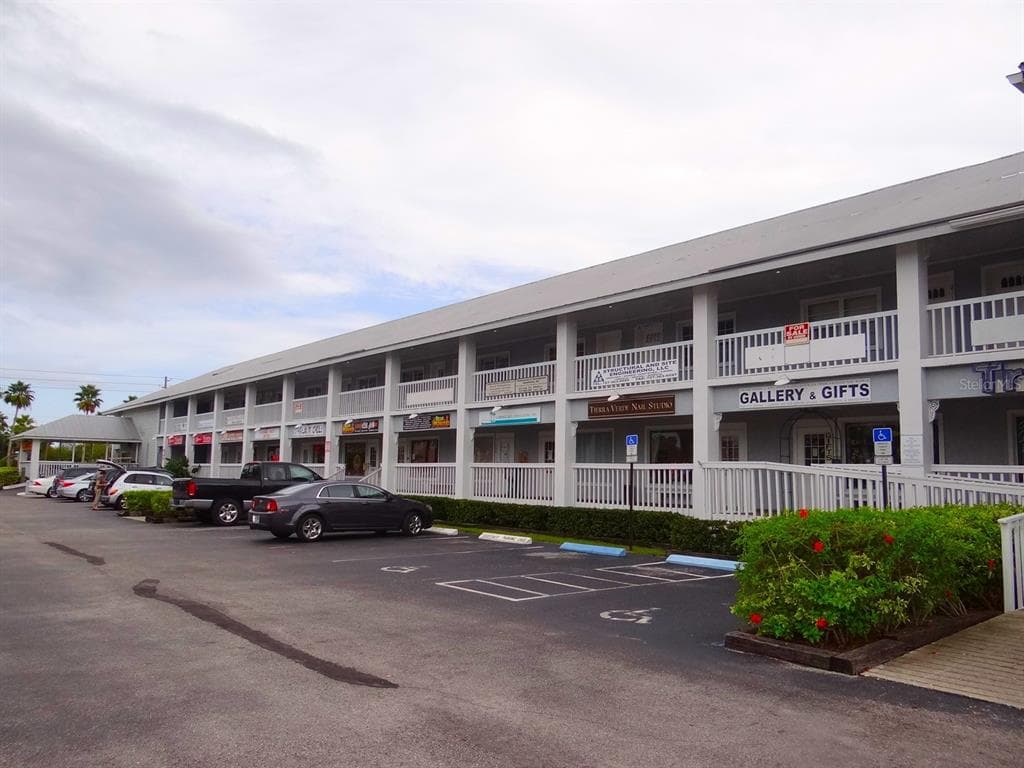 1120 PINELLAS BAYWAY S UNIT 202 TIERRA VERDE, FL 33715