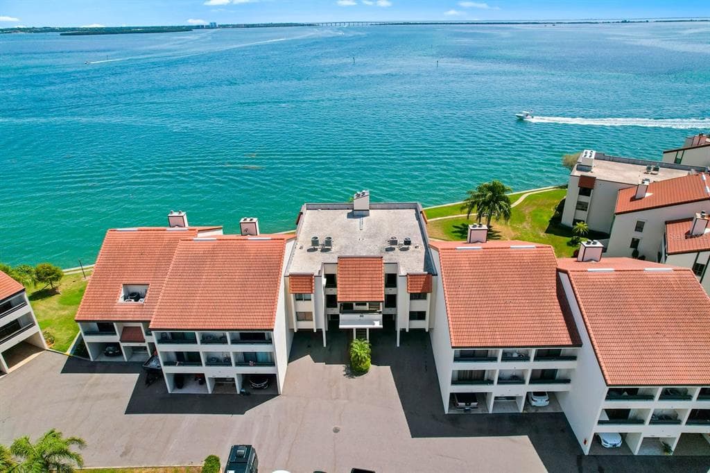 121 1ST STREET E UNIT 205 ST PETERSBURG, FL 33715