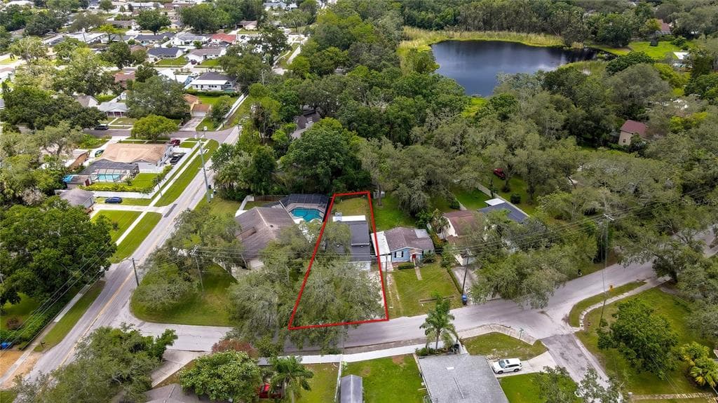 2227 S VILLAGE AVENUE TAMPA, FL 33612