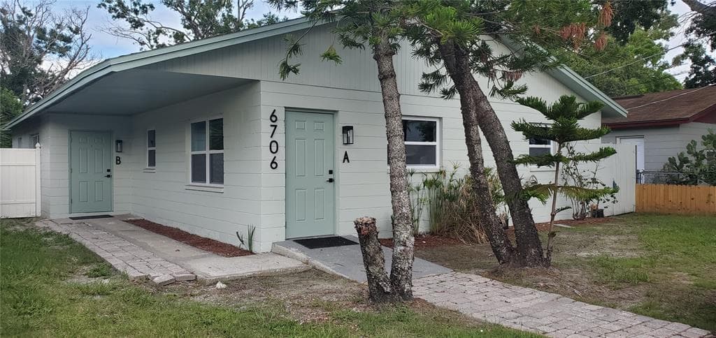 6706 S JUANITA STREET UNIT A 1/2 TAMPA, FL 33616