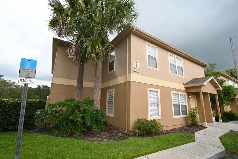 36243 LAKE CHASE BOULEVARD UNIT 101 ZEPHYRHILLS, FL 33541